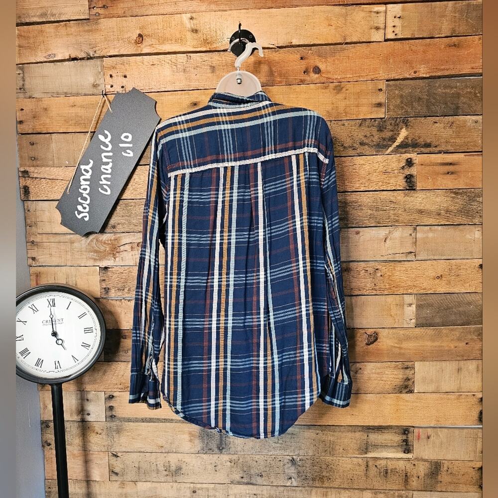 SALE-SO women's dark plaid design button down shirt size Large - Picture 9 of 11